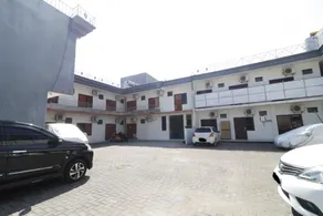 RedDoorz Plus near Cito Mall Surabaya - Image 2