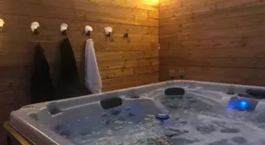 Maison familiale avec spa et accès au fleuve - Image 5