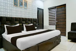 Hotel O Crystal - Image 2