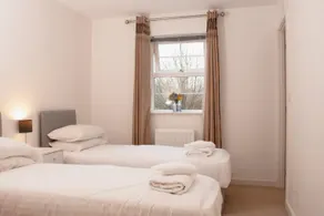 Just Relocate - Dearlove Place with Free Parking - Image 5