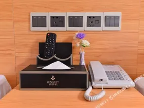 Junchao Light Luxury Hotel - Image 5