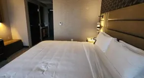 Lake's Front Suite Hotel - Image 5