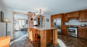 Signal Hill Lookout | 2 Bed 2 Bath | Harbour View - Image 2