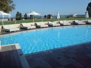DION OASIS HOUSE - Image 4