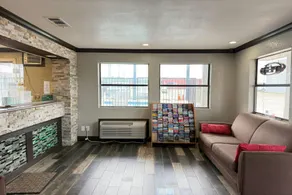 Delux Inn Mesquite Near I-30 Dallas - Image 2