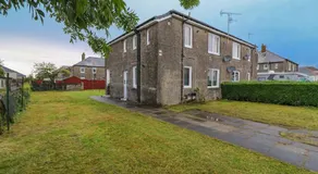 Serviced Apartment near Prestwick Airport with Private Parking - Long Stays Available - Image 4