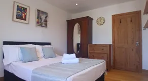 Bright 2bdr Sandymount Apartment Near Sea - Image 5