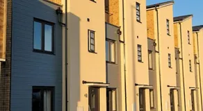 New build home with WI-FI, Smart TV, dedicated office floor, large terrace and Free parking - Image 5
