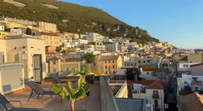 The Residence City Centre - Modern Family Apartment with Rooftop Pool & Terrace - Children stay for Free - Image 5