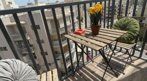 Industrial Cozy Apartment in Bugibba, Prime Location - Image 3
