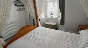 Happy Place - Image 5