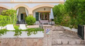 CASA FARO Spacious, Ground Floor Property on the Pine Walk, Covered terrace with Sea Views. Wifi/Air Con - Image 5