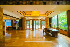 Caston Huanglong Hotel - Image 2