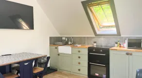 Peaceful Three Bed Country Apartment - Image 4