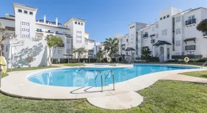2197-Superb 2bedrooms in residence with pool! - Image 3
