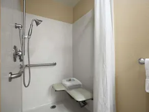 Travelodge by Wyndham Ukiah - Image 3