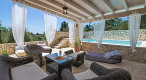 Julia House by PaxosRetreats - Image 3