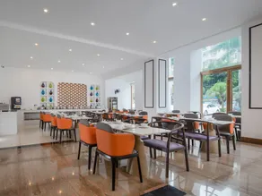 O.Live Social Hotel Shenzhen International Exhibition Center - Image 5
