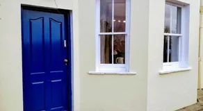 Riverbank Apartment - Image 5