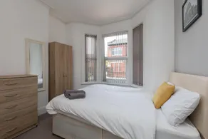 Townhouse @ 27 Electricity St Crewe - Image 2