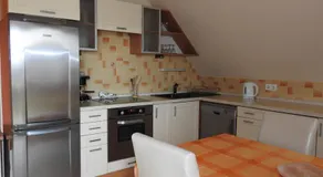 Petra Apartmanház - Image 3