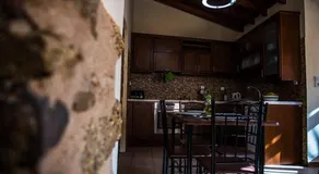 Jason's Stone House - Image 5