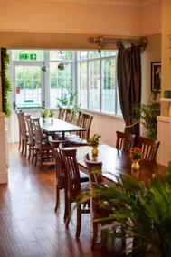 Pine Lodge Hotel & Restaurant Mansfield - Image 4