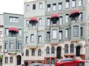 The Red Tent Social Hostel - Image 5