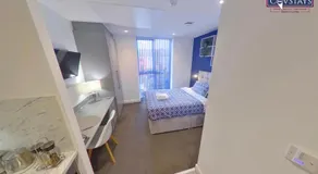Signature House - Contemporary Studios in Coventry City Centre, free parking, by COVSTAYS - Image 2