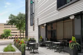 Embassy Suites by Hilton Madison Downtown - Image 5