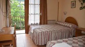 Hotel Tres Arcos - Image 2