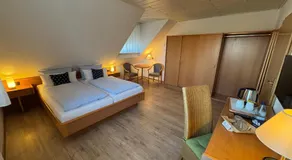 Hotel Zum Hanseaten - Image 2