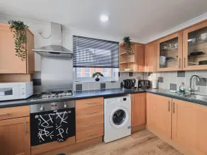 Central 2Bed&2Bath Flat w/ FREE Wi-Fi / Parking - Image 3