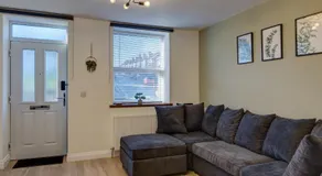 Cosy 2 bed home CHESTERFIELD - Image 2