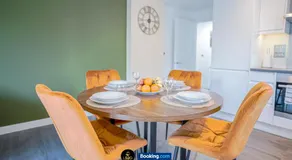 2-Bed Apartment in Greenwich with Balcony By LS2G Stays - Image 3