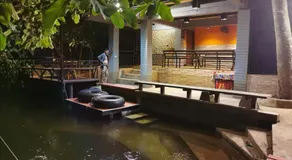 Kaengkrachan River Hut - Image 4