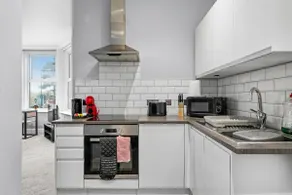 Luxurious Spacious Flat Maidstone with parking - Image 3