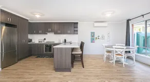 3bedroom Modern Home in Mt Barker, 8km to Hahndorf - Image 4