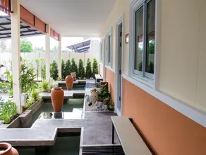 Fancy Carp Resort - Image 4