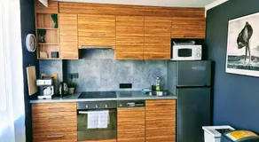 Complex - Image 4