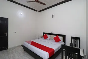 OYO 37459 Hotel Sanaya - Image 2