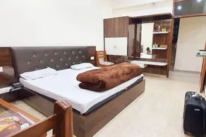 Mayur Hotel - Image 2