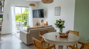 La Villa Perchée, Appartements Élégants, sauna Privé, sport, terrasses et Vue Panoramique, Parking protégé, proche PARIS - Image 3
