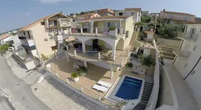 Palace View - Image 4