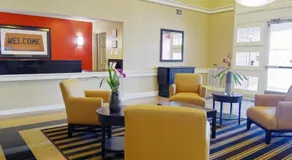 Studio 6 Suites Jacksonville Deerwood Park FL - Image 4