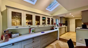 Impressive 5BR family home in Leafy - Image 4
