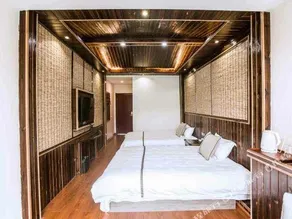 Terracotta Army Theme Apartment - Image 4