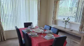 2 Bed Caravan - Sleeps 6 - Pets - Pool - Parking - Image 4