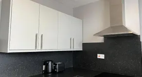Cosy and Comfortable Flat - Image 5