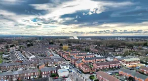 Game Zone, Trafford Centre Nearby, Sleeps 8 - Image 1